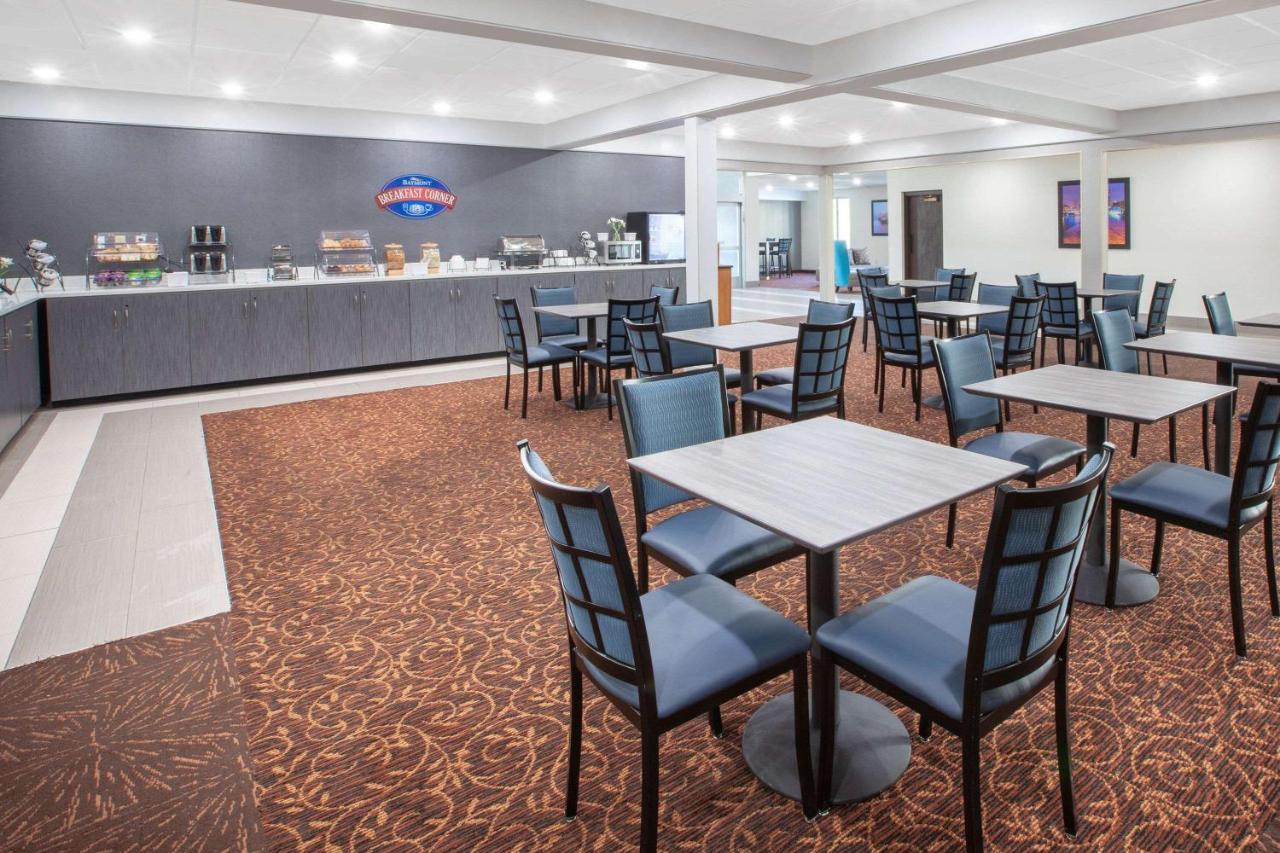 Baymont By Wyndham Grand Rapids Near Downtown Hotel ไวโอมิง ภายนอก รูปภาพ