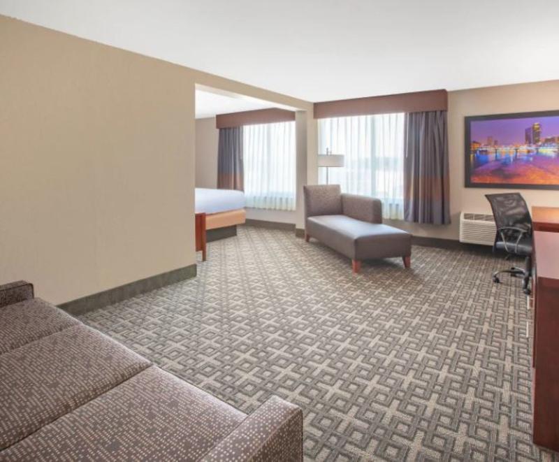 Baymont By Wyndham Grand Rapids Near Downtown Hotel ไวโอมิง ภายนอก รูปภาพ